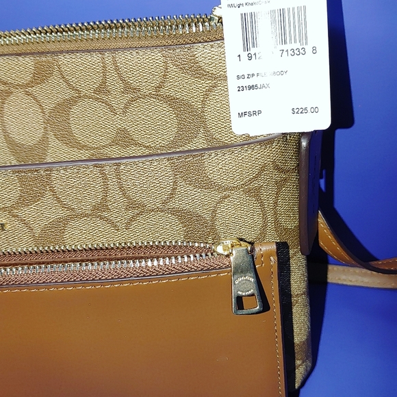 NEW COACH PURSE WITH WALLET - Picture 7 of 14
